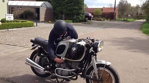 59 reactions · 37 shares | Testdriving my BMW R69 special ordered bike. Original delivered by BMW made with Hoske (very) big fuel tank, Hoske twin exhaust, Munch Mammoth headlight and front brake. All papers are with the bike. Ordered in Brussels. Letters from BMW to Munch and to Hoske!! | Hd Classic | Facebook