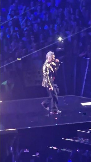 Robbie Williams - Rock DJ (live Lisbon 27th March 2023)