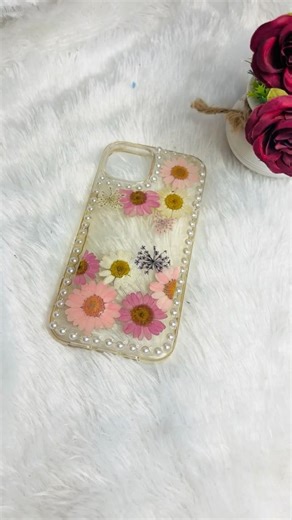 Diy aesthetic resin phone case🌸#aesthetic #resinart #subscribe #diy #viralshort #ytshorts #art
