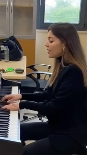 Aylin Yeliz - Uykuma Bir Kala