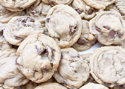 Chewy center, crisp edges! How to make the best classic chocolate chip cookie