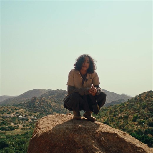 Journalist Yasmin Frank joins Riyadh-based photographer Hayat Osamah on an expedition to Taif, Saudi’s mountainous city. Despite being the 6th most populous city in the kingdom of Saudi, the vast beauty of Taif’s landscape, with mountains surrounded by organic rock formations and a backdrop of vibrant greenery, truly stands out. | Architectural Digest India