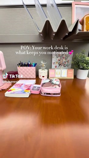 Pink Work Desk Setup Ideas for a Stylish Office