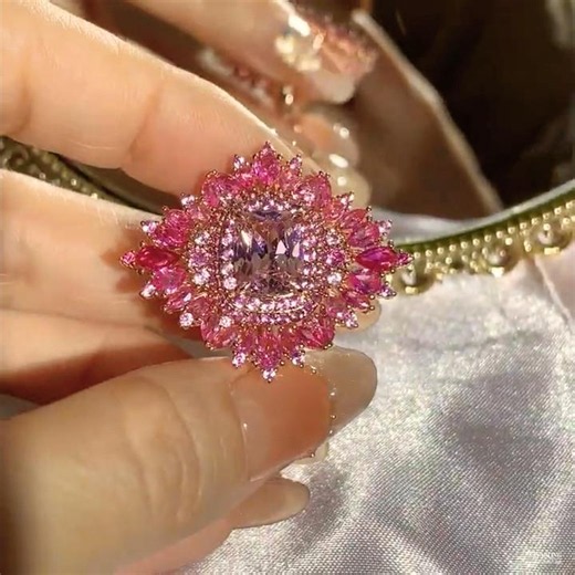 Sayabling 4ct Cushion Cut Pink Sapphire Ruby Halo Vintage Cocktail Ring