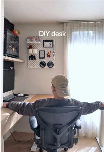 DIY Electric Lifting Table Setup for Home Workspace