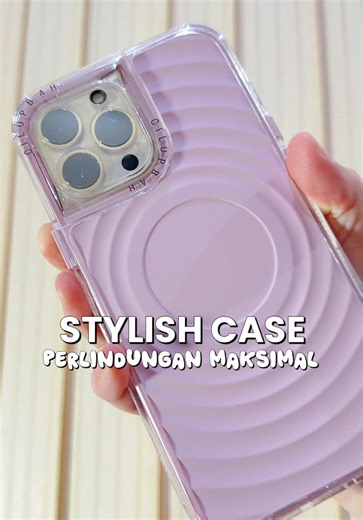 Stylish Case dengan Perlindungan Maksimal, harganya terjangkau cuma 30rban 😊 ✅ Bahan Softcase kombinasi hardcase akrilik dibagian sisi dan softcase dibagian dalam casing ✅ Support Magsafe Wireless Charging ✅ Square Edge, Design kotak for all series ip ✅ Anti Yellowing, Case tidak akan menguning ✅ Raised Camera Edge, bagian belakang kamera lebih tinggi sehingga aman jika ditaruh ditempat datar ya ✅ Higher Display, Case lebih tinggi dari layar ✅ Back cover full matte, tidak licin ✅ Button timbul,
