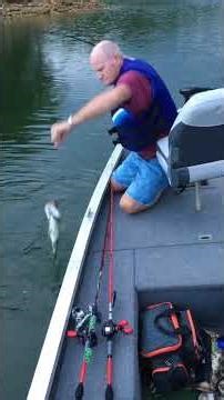 Ol Chub Senior showing off them smallmouth wrangling skills… 💯#bassmaster #chubminnow #bassfishing