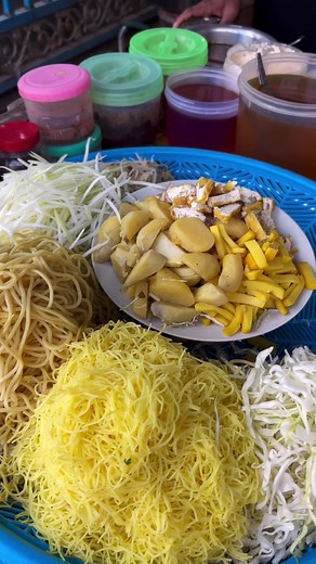 နေ့တိုင်းစားနေကြ အသုတ်ဆိုင်လေးပေါ့😋 #မြဝတီမြို့ #မြဝတီမြို့တစ်နေရာ @ခါစိန်မ - (မြဝတီ အထည်ဆိုင်) #myawaddy #fyp #အသုပ်စုံ