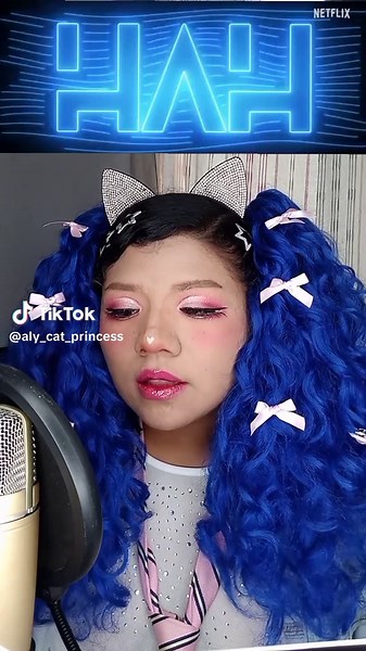 Aly Cat's Stunning Cover of 'Golden' in Spanish