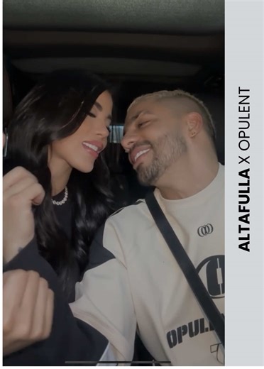 @altafulla Luces brutal con Opulent.🔥😮‍💨 Altafulla amo nuestro Buzo Hiperión y Camiseta Pyxis, diseños únicos y exclusivos para un artista que refleja presencia.🤌🏼 En Opulent Casa de moda creamos los diseños más originales del mercado. #altafullaykarina #KarinaGarcía #karinagarciaoficiall #altafulla #LaCasaDeLosFamososColombia #opulent #buzo #hoodies #camisetas #camibuzo #streetwear