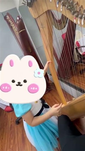 Musical prodigy in the making! ✨ #harpist #talent #youngmusician #harp #musicplayer #kidslearning