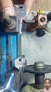 624K views · 2.3K reactions | Paggawa ng duplicate key #reactionreels #reactionvideo #duplicatekey #keyduplication | Riezel Lopez | Facebook