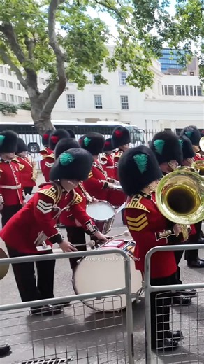 Massed band outside Wellington barracks #shorts