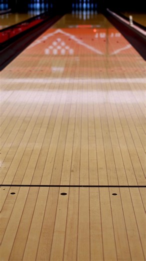 Default Tension You live at high intensity the whole night. Grip pressure rises, timing gets inconsistent, and touch spares feel harder. Calm control beats hype every time. 🎳🎳🎳 #mybowlingexcuses #bowlingexcuses www.BowlingExcuses.com | My Bowling Excuses