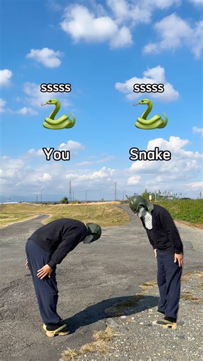 How to say “Hello” in Japanese🇯🇵The way you greet someone changes depending on their age#japanese