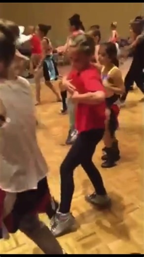 Kenzie in a hiphop masterclass enjoy! #dancemoms #kenzieziegler #dance #hiphop