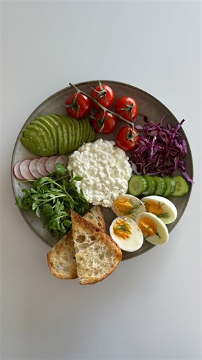 TIYANA MIA on Instagram: "THE CORE FOUR 🥑⛪️👩🏽‍💻🗓️ 4 weeks of : Value packed, educational, scripture based and EXCELLENT work towards ourselves and the kingdom of heaven! If you like to follow along week by week: W1: The Biblio Diet (by @drjoshaxe) W2: Faith projects W3: Clock into your calling W4: Micro habits If you’ve already written your 2026 plans Down I pray that there is something within these next four weeks that you can learn from and apply to your own life 🫶🏽 ⭐️My planning list: 