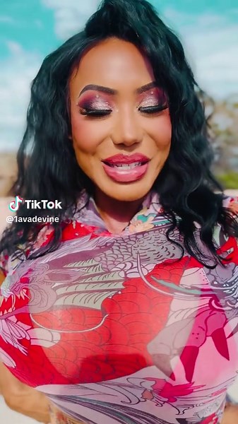 #edcweek #edclasvegas #edccamp #ravetok #thingstodoinvegas #edclv #edmtiktok #avadevine #fyp #foryou #foryoupage