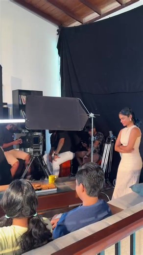 Hand Modeling Behind the Scenes: A Glimpse into My Shoot