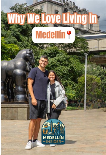 🇨🇴 This is what made us fall in love with Medellín. Not big landmarks or famous monuments — but how easy everyday life feels here. The weather makes you want to be outside, walking around, sitting at a café, enjoying the city without thinking twice. There’s always a new place to eat or grab coffee, and somehow you’re never bored of it. And then there’s the balance. In less than an hour, you can be in nature — waterfalls, mountains, coffee farms, viewpoints — all close enough to feel spontaneou
