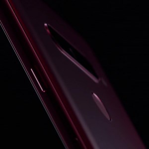 54 reactions · 36 comments | 5 fotocamere, design raffinato, delicato al tatto: scopri il nuovo LG V40 ThinQ. | LG Global | Facebook