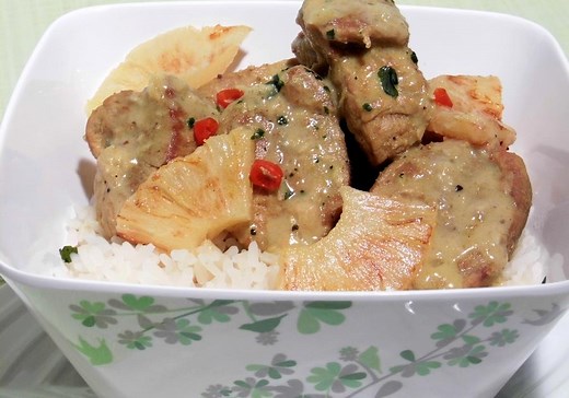 Filet mignon de porc au curry et lait de coco (recette facile)