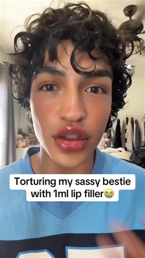 Get Bigger Lips Within 5 Mins ⏰🎀 on Instagram: "instant plush lip look in seconds. info in my bio on this plumper🔗 you’ll feel the tingle within minutes and the fullness lasts for hours 👄 if you love that fresh lip-injection look without the needle, this is your sign to try it. tag your bestie who’s always asking “what gloss is that?” and comment PLUMP if you want the link 💗"