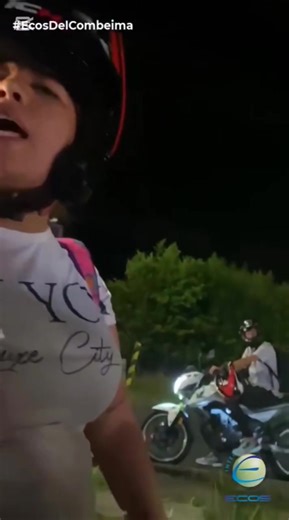 157K views · 1.7K reactions | #Denuncia | Un ciudadano denunció agresión en la calle 37 con avenida Ambalá: asegura que una pareja en moto lo interceptó, golpeó su vehículo y la mujer lo atacó físicamente con un arañazo en el rostro. En la motocicleta viajaban tres personas, incluida una menor. ¿Qué opina de este caso de intolerancia vial en Ibagué?  Más detalles del hecho en: https://acortar.link/8ZAA9T | Ecos del Combeima 790 AM | Facebook