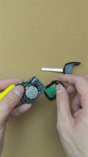 Replace Ford key battery CR2032 keyless entry remote KR55WK47899