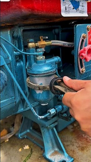 🔧 Diesel Fuel Filter Removal & Service | Easy Engine Maintenance #Shorts