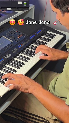 ​O O Jaane Jaana Guitar Intro on Yamaha PSR-SX900 🎸🎹 #guitar #shorts #youtubeshorts