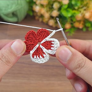 65K views · 2.5K reactions | Woww!!! Easy crochet cute flowers making. You will love this #crochet #knitting #design | Yurdagül Canbey | Facebook