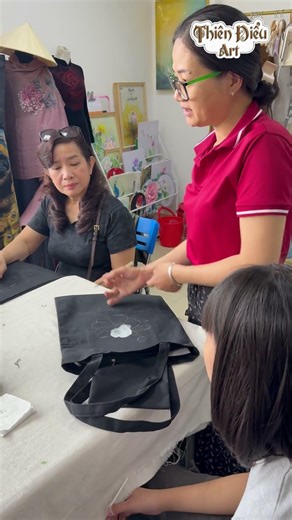 Vẽ Hoa Đào: Điểm hẹn bình yên