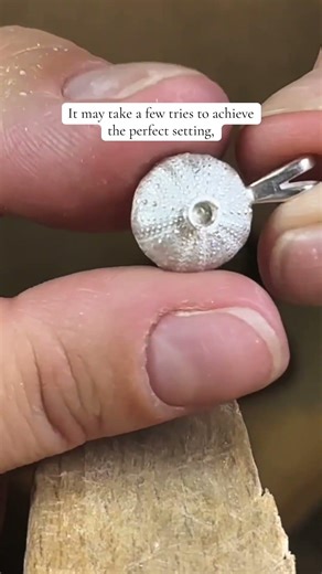 Learn tube setting for faceted gemstones with the Silver Urchin & Gemstone Tutorial #jewelrytutorial