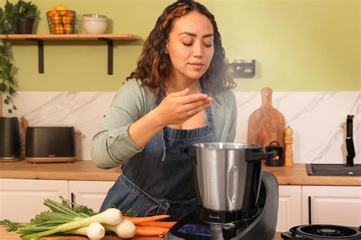 Monsieur Cuisine Smart de Lidl vs Mambo Touch de Cecotec: te explicamos qué robot de cocina elegir