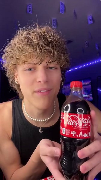 Christmas Coca-Cola bottle hack test