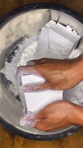 ‪@SofteeASMR‬ Fresh gym chalk | ASMR | Edit | Oddly Satisfying