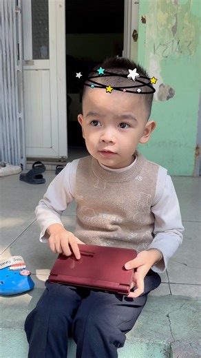 What is the cat meowing about? Meow meow. #shorts