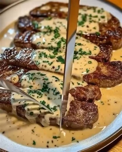 Juicy Steak with Creamy Garlic Sauce Ingredients: - 4 beef steaks (sirloin or ribeye) - 2 tablespoons olive oil - Must express something to keep getting my recipes.... Thank you. Get Full Recipe in First (c.o.m.m.e.n.t ). | Healthy Recipes
