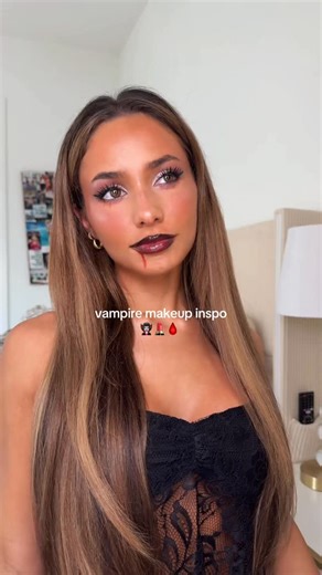 Estelle Lebourgeois ⭐️ on Instagram: "black dress & vampire makeup = easy costume #vampiremakeuphalloween #lastminutehalloweencostumes #halloweentransitionaudios #halloweenmakeupinspo"