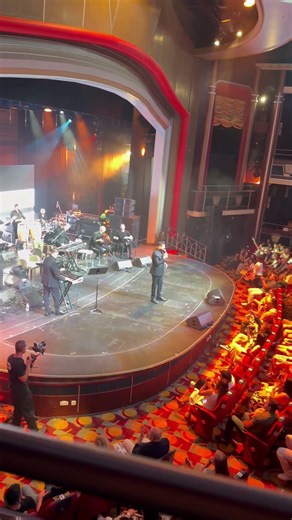 The Crowd Went WILD for Hussam Al-Rassam! 🔥 | Iraqi Dance Vibes | حسام_الرسام #عراقي# #arabicmusic