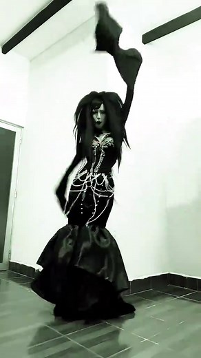 Come and rock me, Amadeus 🕸 #gothic #tradgoth #gothmakeup #gothoutfit #gothgirls