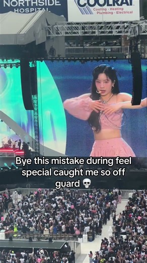 Jihyo Concert Mishaps: Mic Malfunction & High Note Mistakes