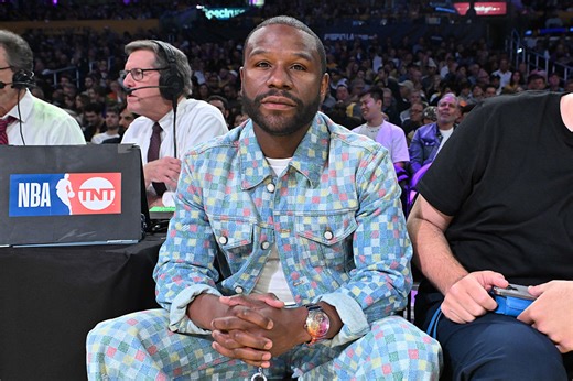 Floyd Mayweather’s Net Worth: How Much Money Does The Boxing Legend Have?