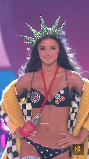 Miranda Kerr Victoria's Secret 2007 Runway Show