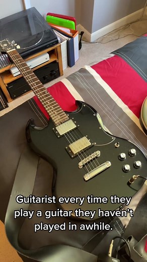 I hate broken strings. #guitar #guitartok #guitarra #guitarist #guitarsolo #guitarcover #guitartutorial #guitarlesson #guitaristsoftiktok #guitarbuilding #guitarbuilder #guitarbuild #guitarbuilds #guitarbuilders #music #musica #musically #musician #musictok #musictiktok #musictiktok🎵 #musictiktoks #musictip #musictips #musictipsntricks #musictipsandtricks #evh #evhwolfgang #wolfgang #frankenstein #evhfrankenstien #evhfranke #evhfrankenstrat #evhforever #frankensteinguitar #frankensteinbuild #fr