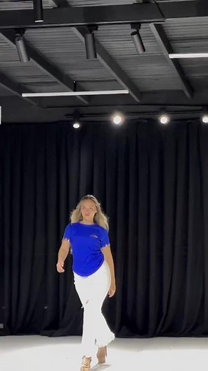 Desfile de Pasarela con Actitud y Seguridad | Modelo Ana Maria