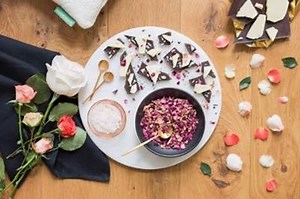 53K views | This antioxidant-rich bark recipe makes the perfect Valentine's Day gift (to yourself or for someone else). bit.ly/RoseChocolateBark | Avocado Green | Facebook