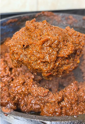 Pili Pili Ya Kukaanga: Spicy Fried Chilli Sauce