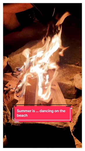 You know it’s summer when the beach becomes the dance floor 🏖️🕺 #fixedgear #summerparty #fyp #vlog #vibes #storytellinginstyle #storytelling